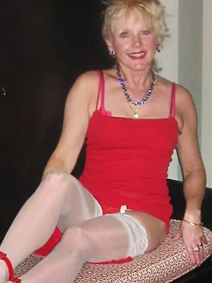 Cougar Ruth from United States Hotel Flashing