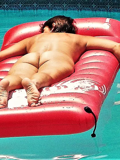 Angela Naked For Her Neighbors