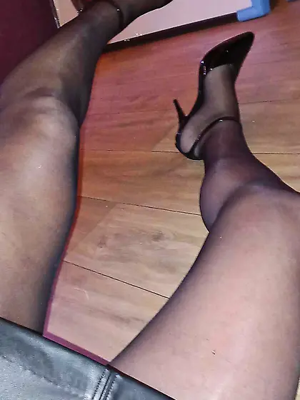 crossdresser choking