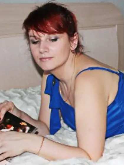 Redhead alina perform dancing