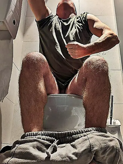 Andy Gymnast toilet rest stop lust 13