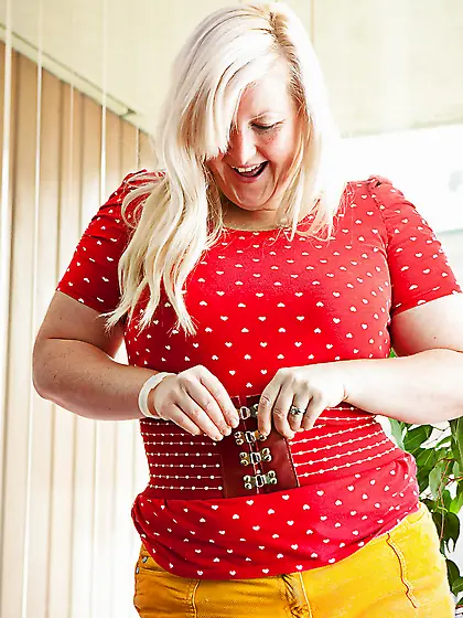 Nasty blonde with a HUGE ass is going to finger herself