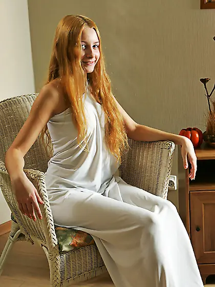 Tart white nightgown raw