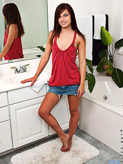 Small titty teen redhead Maryjane Johnson makes two fingers disa