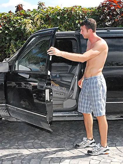 Slutty brunette chick Cynthia Bang strips by the car and then ri