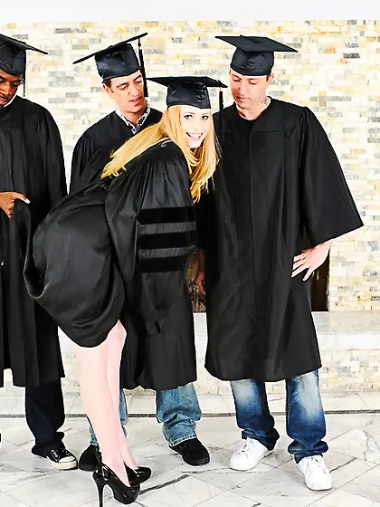 Red lipped blonde big