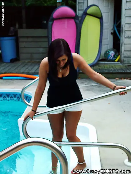 Big titted Roxy likes