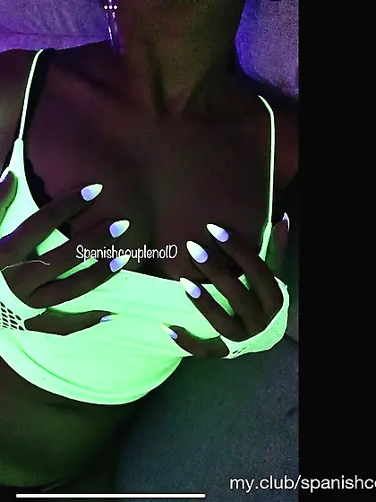 Spanish Couple NoID Free Photos