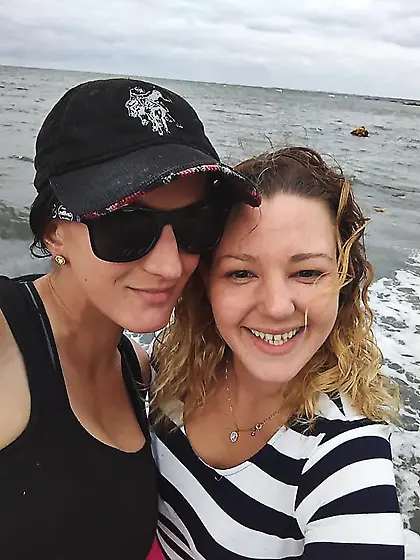 eat my pussy hang with me at air bnb I got ladies