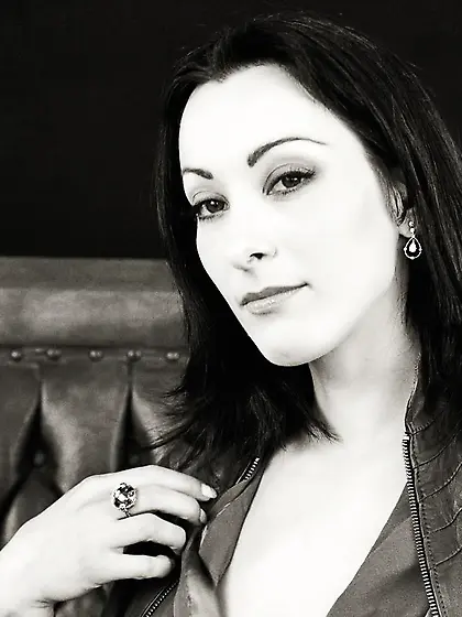 Enticing softcore black and white pics of charming nude teen Jan