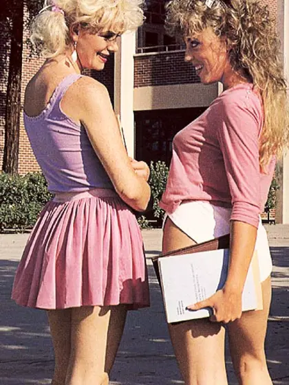 Catching hairy lesbo retro