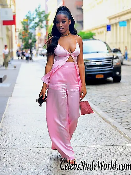 Keke Palmer Cleavage