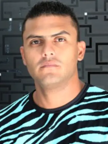 Brunette Drskunk Striptease.