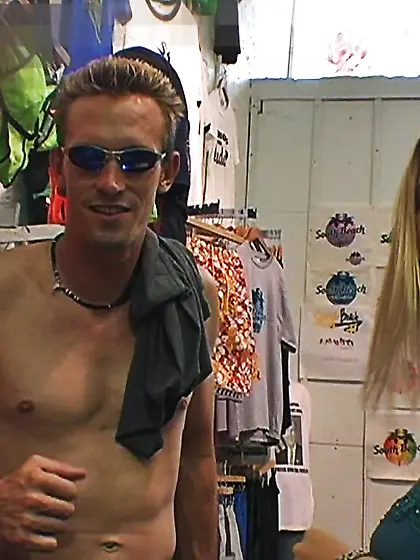 Inexperienced shaved pussy