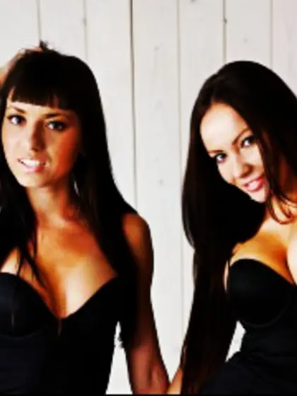 Brunette alisa anny perform