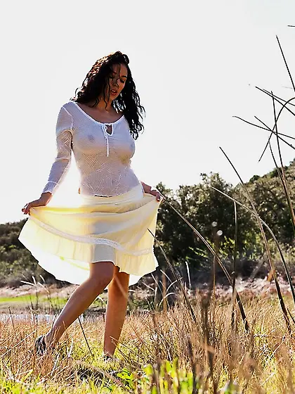 Vixens white outfit shows