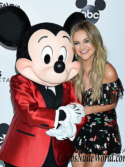 Kelsea Ballerini Hot