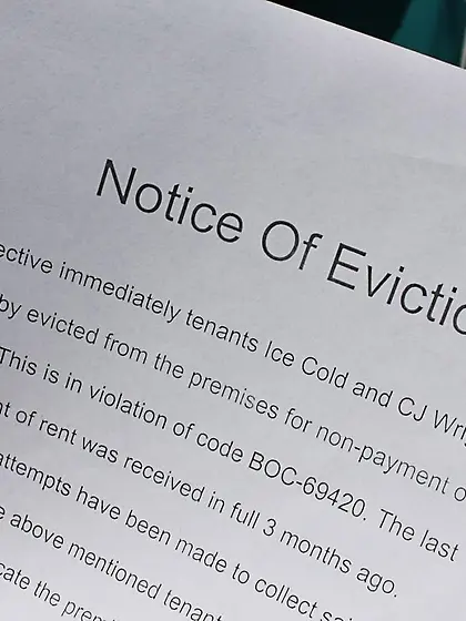 Shapely mature Desi Foxx has both her throat and pussy banged by