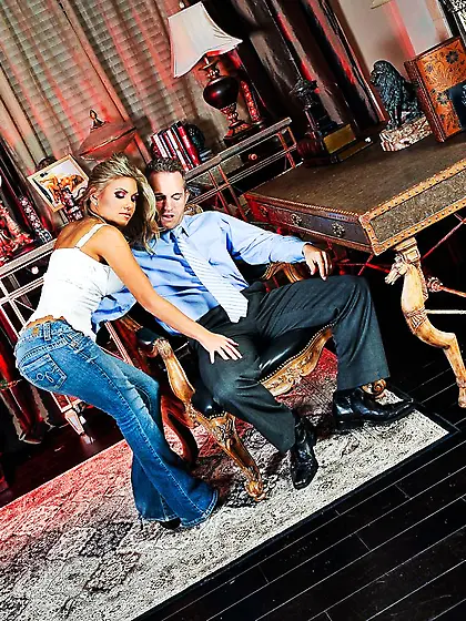 Blonde honey Aubrey Adams welcomes her lover and business man ho