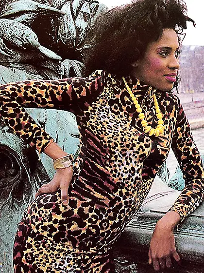 Black eighties lady loves