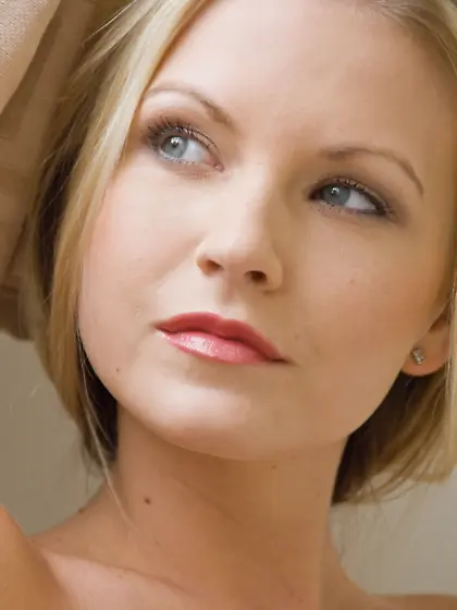 Naturally handsome blonde Jana Mrhacova is driving crazy by exci