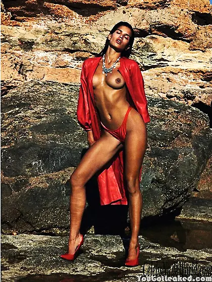 Topless photoset of Raica Oliveira