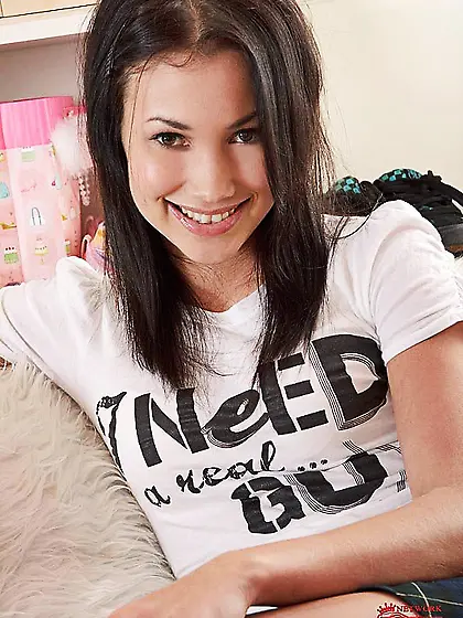 Teen in sneaks Sanya Nubiles gets her pussy fucked before she ta