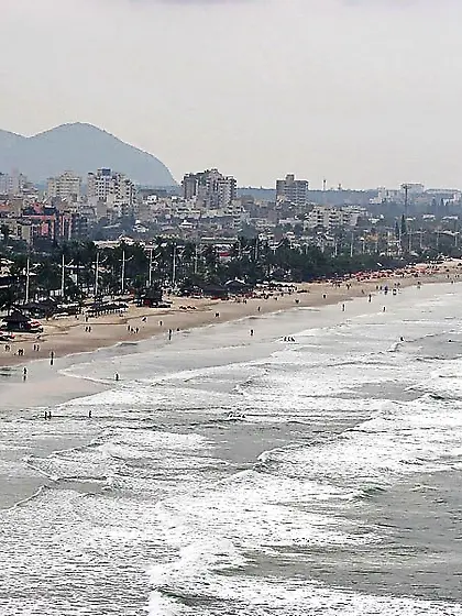 Beautiful brunette chick Agatha Cristine strips outdoors and get