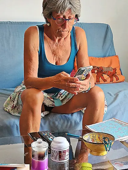 GRANNY MATURE SLUT MILFS