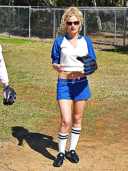 Sexy Kristen Cameron and Brianna Ray and Britney Brooks masturba