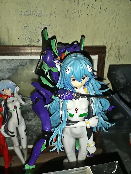 Nobody moves or the princess dies!