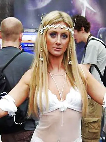 Jaw-Dropping Shaiya cosplayers