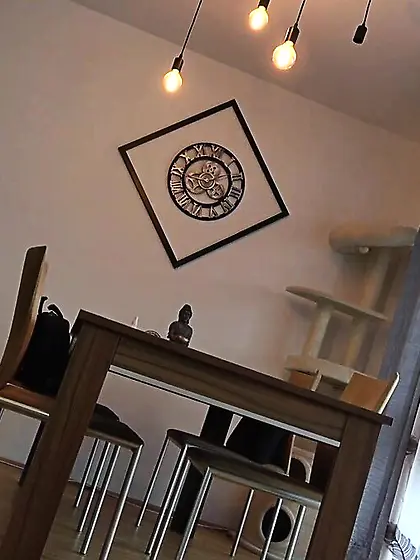 Sexy Mom shows off her ass