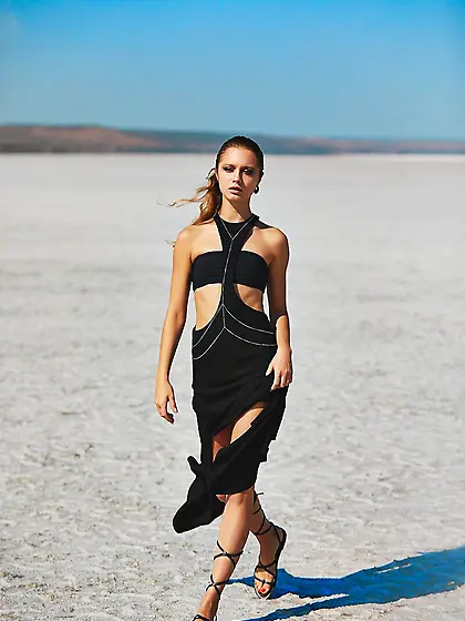 Redhead bubble-butt princess poses