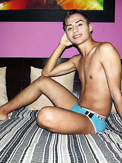 Latin young gay jan1 like to snapshot