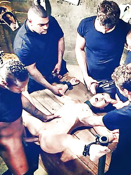 Billigvotze AnjaCawa braucht Erniedrigung