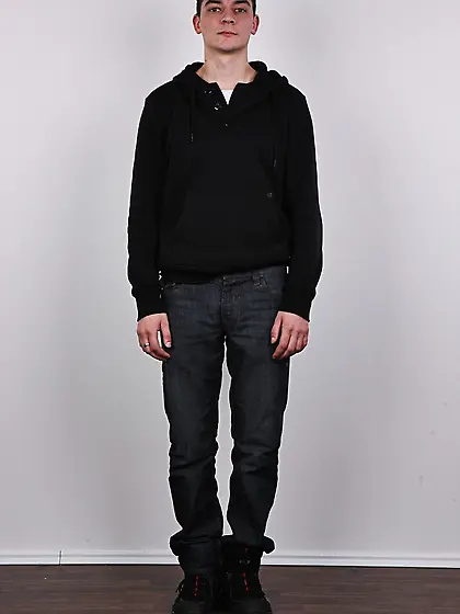 First timer can accomodate cock up his ass