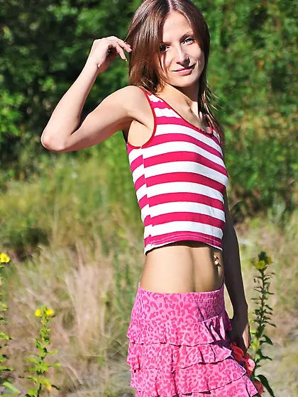 Sweet chick peels pink