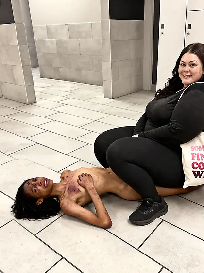 Bbw pawg sits on nigger
