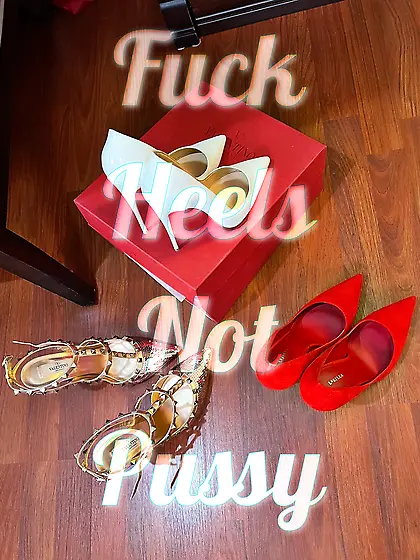 HIGH HEELS & FEMALE FOOTWEAR FETISH CAPTIONS (OC)
