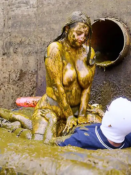 Rada Brewer as Arielle,  the Little Dung Maid