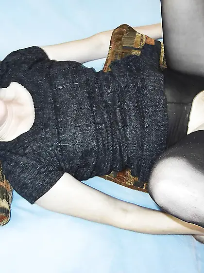 Redhead MILF Layla fucks a geek