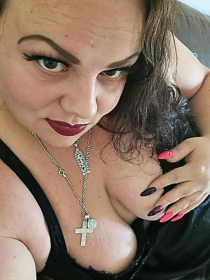 Onlyfans,  no PPV,  1:1 Chat and a lot more