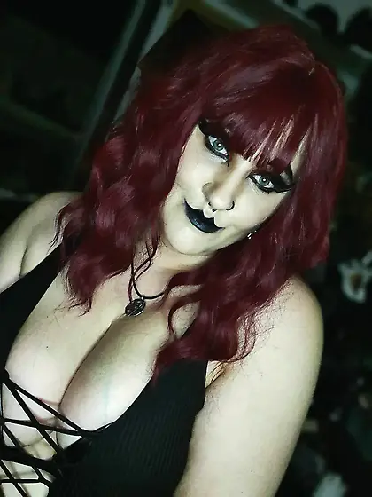 Sexy Gothic Queen