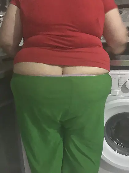My Moms big ass seen(hidden cam)