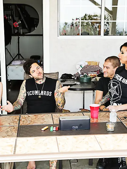 Amateur big tits 3some