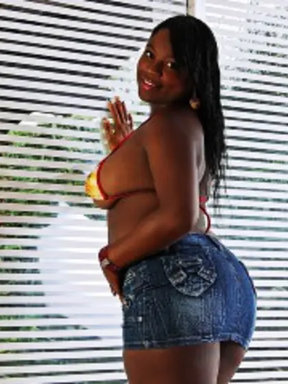 21 yo brunette Cony.