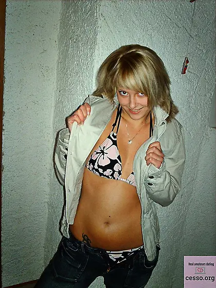 uk girlfriend poses for lover from cesso. org