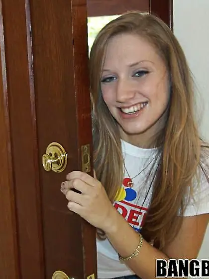 Petite blonde amateur chick reveals her naked body and gets nail