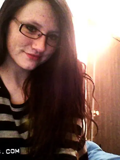 Nerdy chick Freckles gets her girlfriend to join her and to give